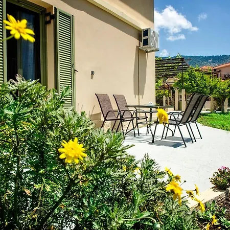 Garbis Garden View Appartamento Valsamata